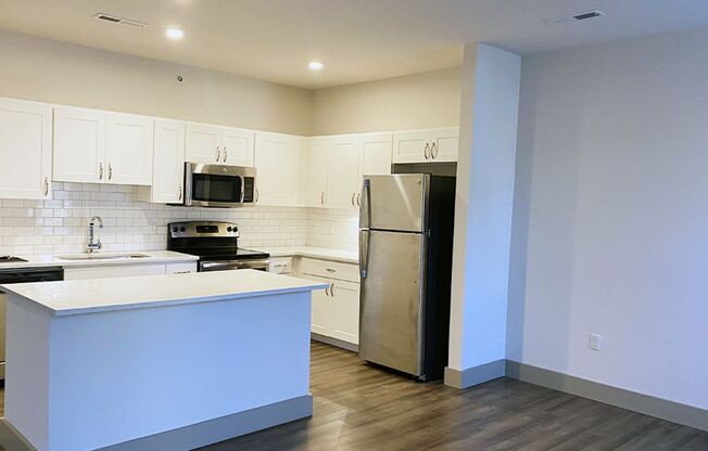 1 bed, 1 bath, 615 sqft, $1,695, Unit 3250-311