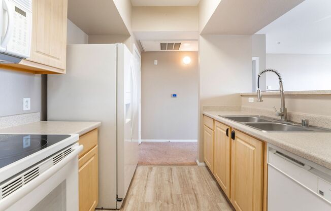 2 beds, 2 baths, $1,350, Unit UNIT 2099