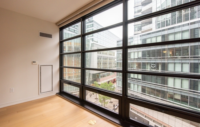 1 bed, 1 bath, 855 sqft, $4,650, Unit 6F