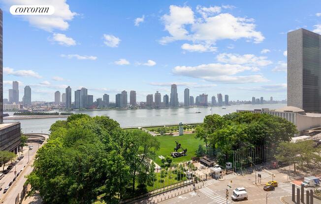 1 bed, 1.5 baths, 895 sqft, $6,300, Unit 14B