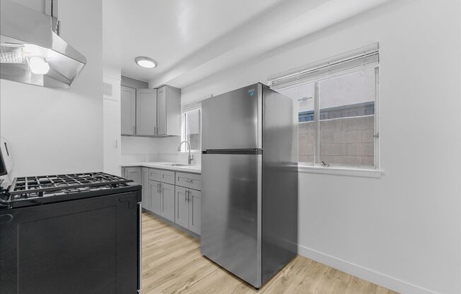 12244 GREVILLEA AVE