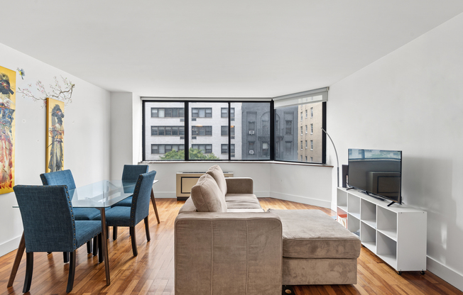 1 bed, 1 bath, 689 sqft, $4,550, Unit 4K