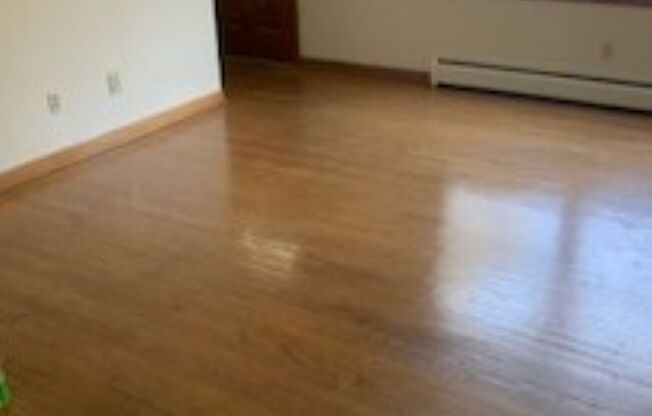 2 beds, 1 bath, 903 sqft, $1,240, Unit G-3