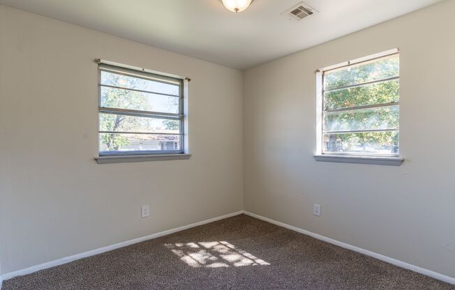 4 beds, 1 bath, $1,350