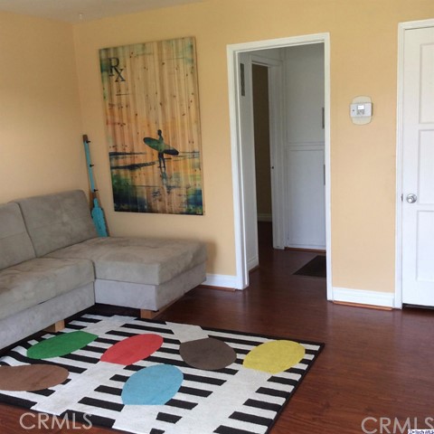 2 beds, 1 bath, 900 sqft, $3,150