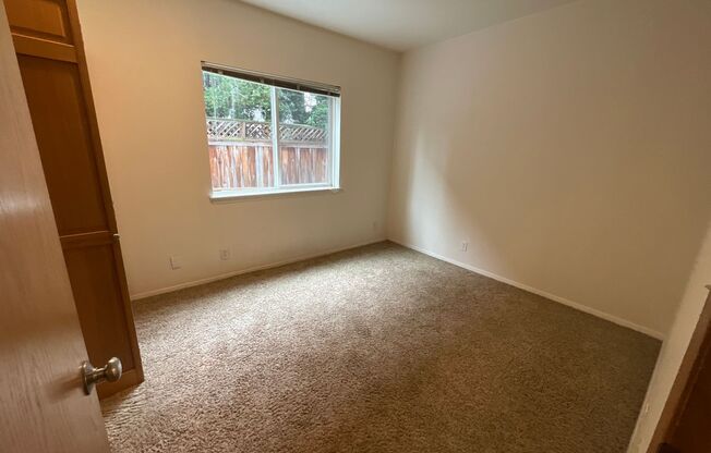 2 beds, 1 bath, 1,200 sqft, $2,800, Unit # 102