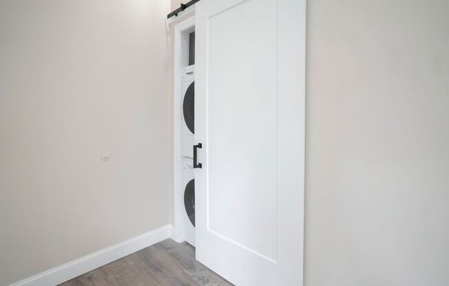 2 beds, 1 bath, 1,050 sqft, $2,800, Unit 74-6