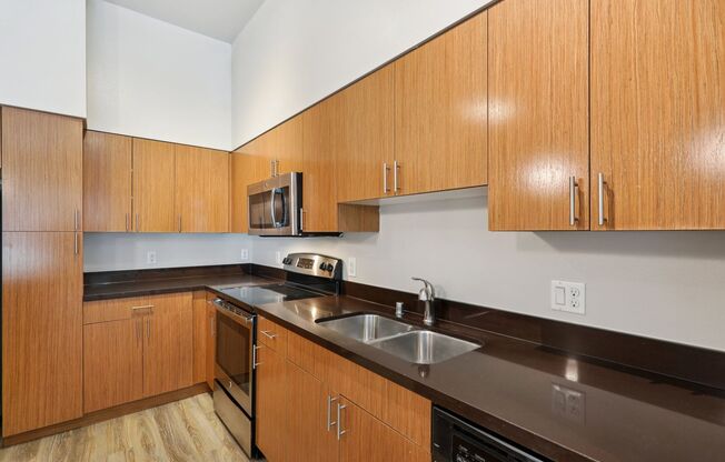 1 bed, 1 bath, 698 sqft, $2,095, Unit B247