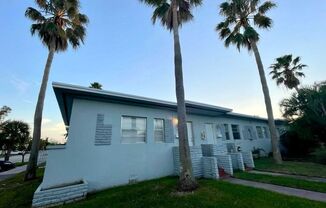 1904 CALAIS DR
