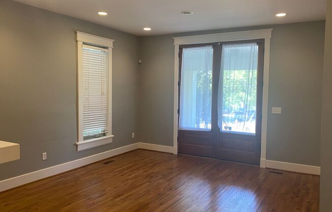 Vanderbilt Place - Wonderful Location 3 bedrooms/3 1/2 baths