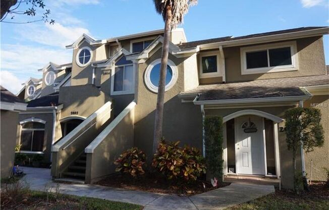 3/2 Condo, conveniently located, in gated community!