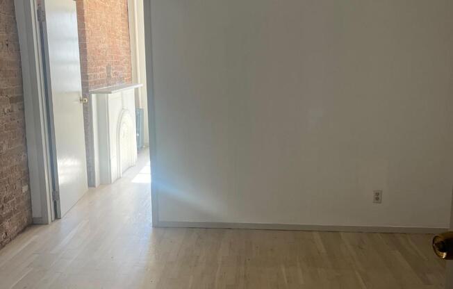 1 bed, 1 bath, $3,700, Unit 3PE