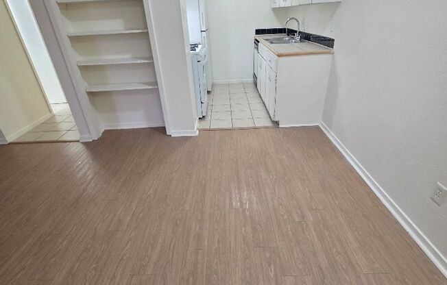 2 beds, 1 bath, 900 sqft, $1,045, Unit ELP2202-251