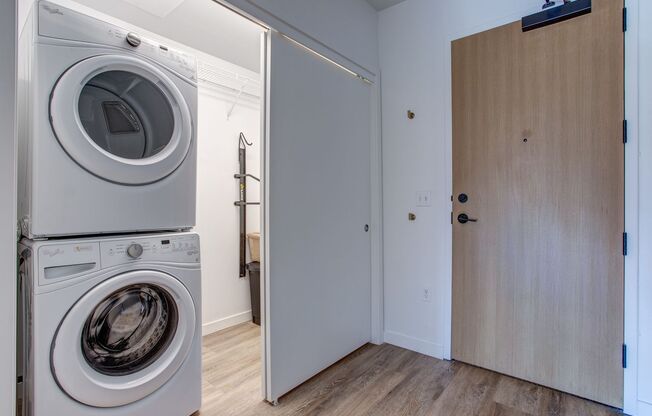 1 bed, 1 bath, 560 sqft, $1,395, Unit 204