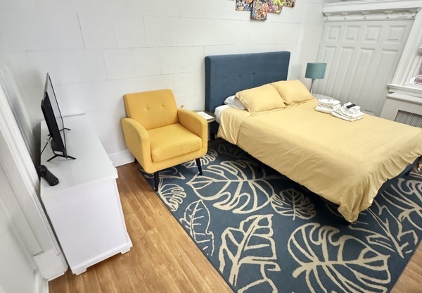 712 N ARTHER ASHE BLVD