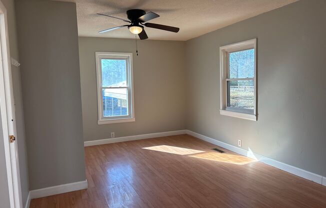 1 bed, 1 bath, $1,195, Unit # ROSSVILLE