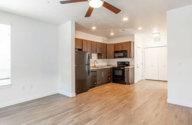 600 Lofts Apartments