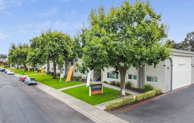 2 beds, 1 bath, 850 sqft, $1,675, Unit 9100-11