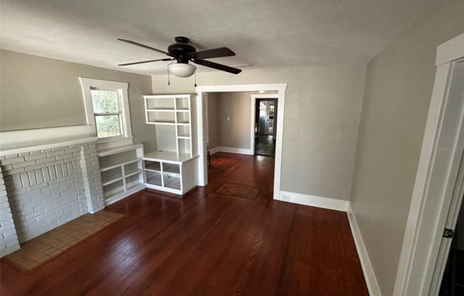 4303 N 10 ST