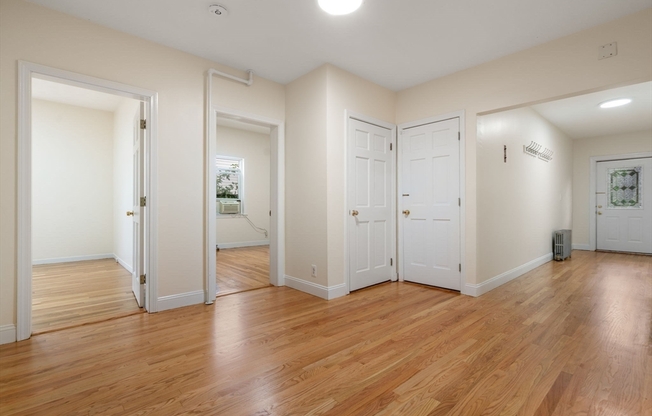 10 FRANCES ST