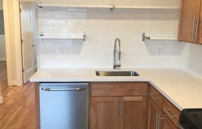 2 beds, 1 bath, $1,845, Unit 7