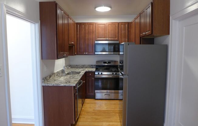 2 beds, 1 bath, 1,000 sqft, $1,850, Unit 305