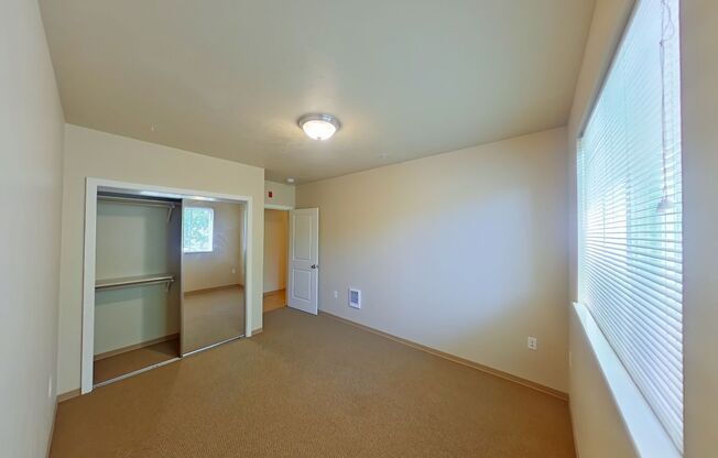 3 beds, 2 baths, 967 sqft, $2,400, Unit 302