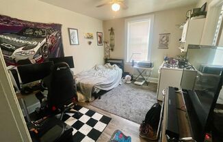 Studio, 1 bath, $695, Unit 25