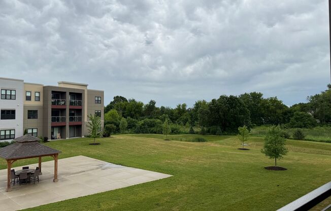 2 beds, 2 baths, 1,255 sqft, $2,225, Unit 220