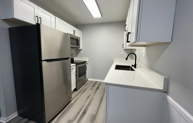 1 bed, 1 bath, 760 sqft, $1,100
