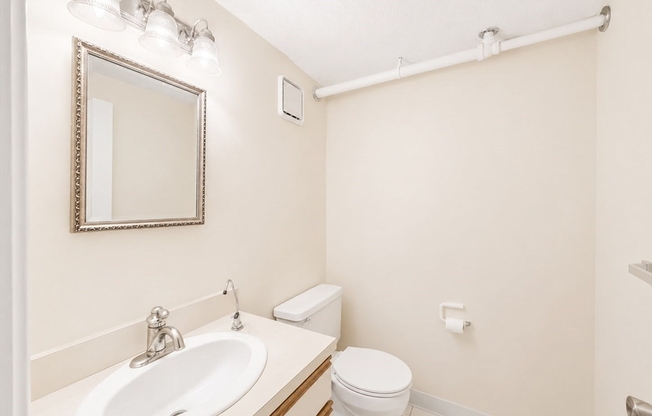 2 beds, 1.5 baths, 1,454 sqft, $2,300, Unit 204