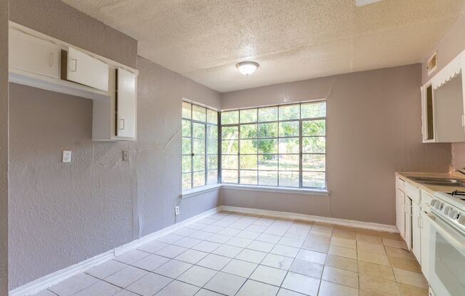 4 beds, 1 bath, $1,550