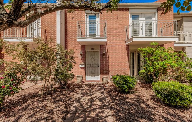 LVCC 3 BD 2.5 Ba Townhouse overlooking the golf course!  RECENTLY REFURBISHED with Beautiful upgrades!