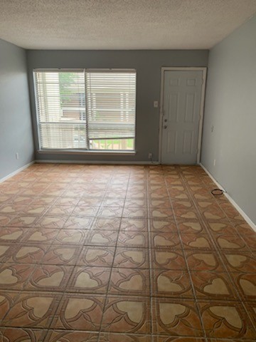 Afforadable 1 Bedroom Condo- Ready for new tenants- 76116