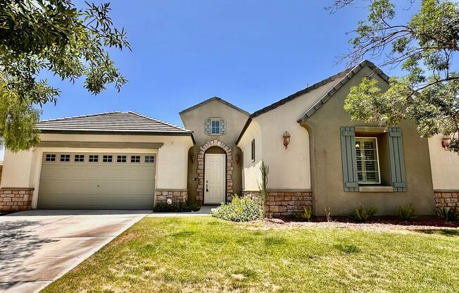 *$500 off first month!* Luxury Summerlin 4 Bedroom Home with Sparkling Pool & Spa