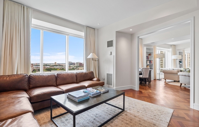 4 beds, 3.5 baths, 3,246 sqft, $35,000, Unit 19E