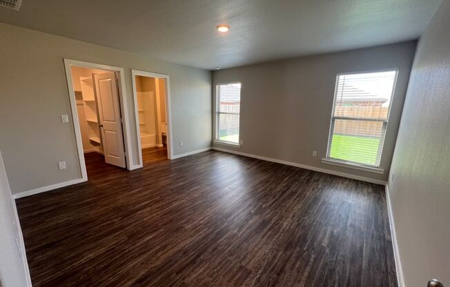 3 beds, 2 baths, $1,599