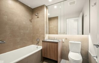 2 beds, 2 baths, $5,300, Unit 2/J
