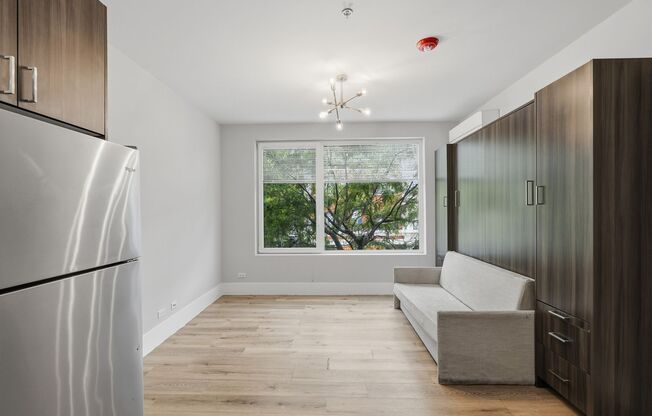 Studio, 1 bath, 360 sqft, $1,650, Unit 209