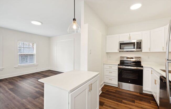 1 bed, 1 bath, 550 sqft, $2,100