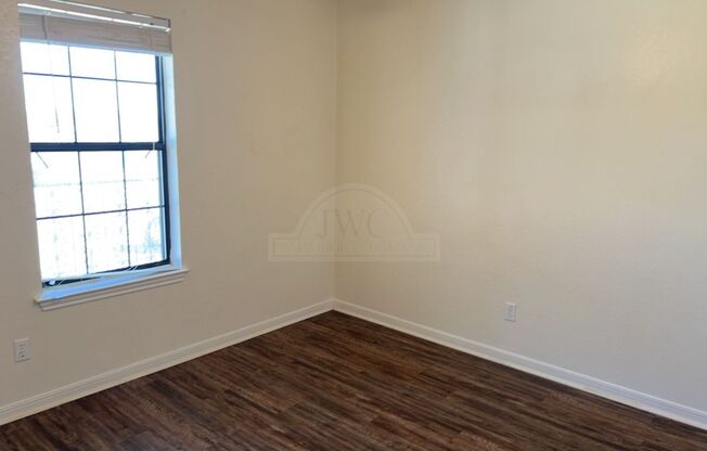 2 beds, 1 bath, $800, Unit 103 Truman Ave W Unit 8