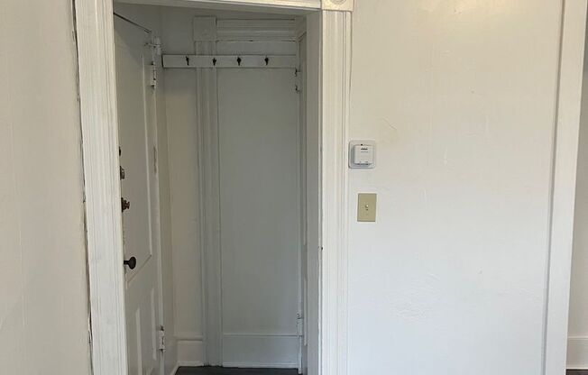 Studio, 1 bath, 350 sqft, $750, Unit Apt 3