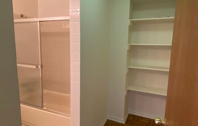 1 bed, 1 bath, 550 sqft, $1,725, Unit 620-303