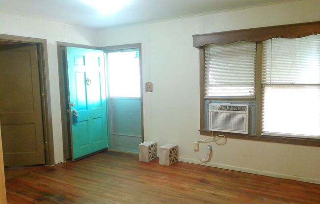 4322 Fir - 2/Bed 1/Bath - $1195/month