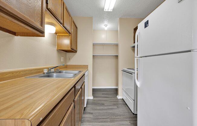 2 beds, 1 bath, $1,125