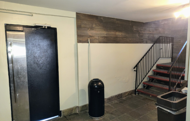 14746 Delano St Apt 1