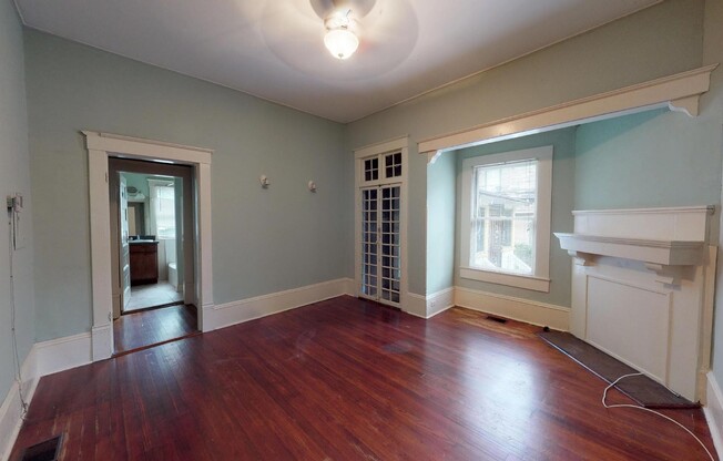 GREAT Location for this garage apartment in Riverside/Five Points!