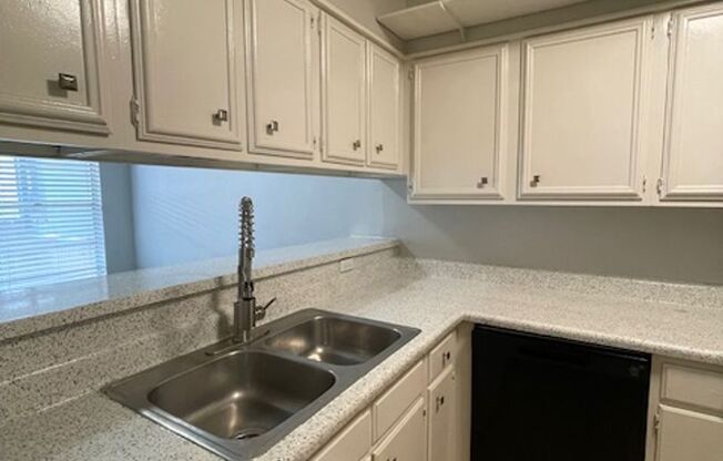 3 beds, 2 baths, 1,256 sqft, $1,550, Unit 12-1203 W/D