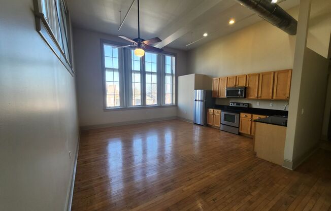 1 bed, 1 bath, 800 sqft, $1,400, Unit 212