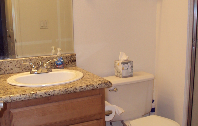 Stylish 2-Bedroom Condo in Sought-After Carmel Trails Community